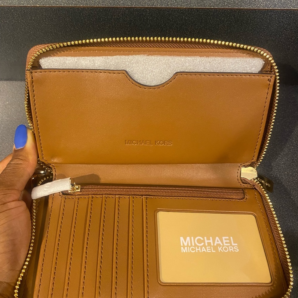 Michael Kors Large Flat Multi-Function Phone Case… - image 2